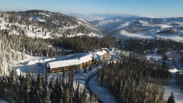 Brian Head Ski Snowboard Resort 1 hour away